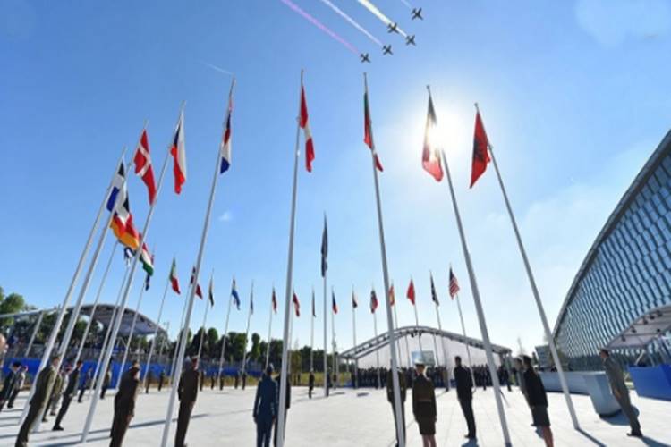 Canada Suspends NATO Mission In Iraq