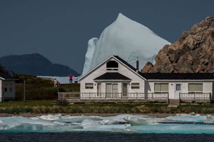 Canada iceberg viral photo novel corona virus